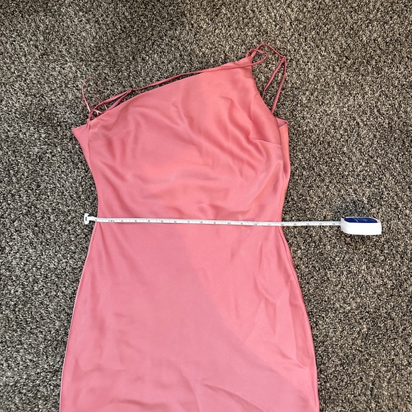 One shoulder midi dress in rose - Picture 9 of 10